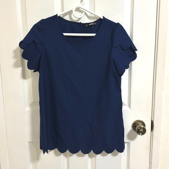 Sale! Scalloped Top - Picture 1 of 2